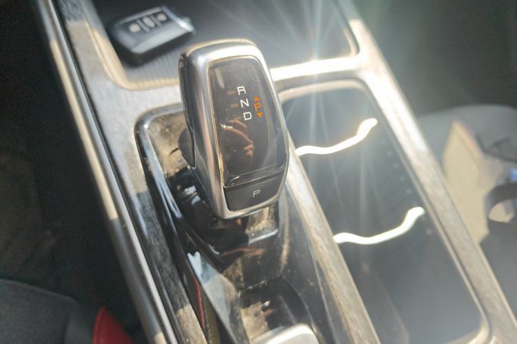 Used Dongfeng Aeolus Yixuan MAX 2023 1.5T Super-Powered Dad Edition Gear Lever