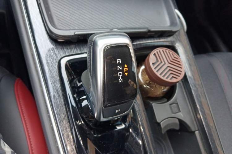 Used Dongfeng Aeolus Yixuan MAX 2023 1.5T Super-Powered Dad Edition Gear Lever