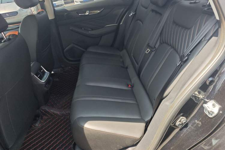 Used Dongfeng Aeolus Yixuan MAX 2023 1.5T Ultra-Stylish Trendsetting Dad Edition Interior 1