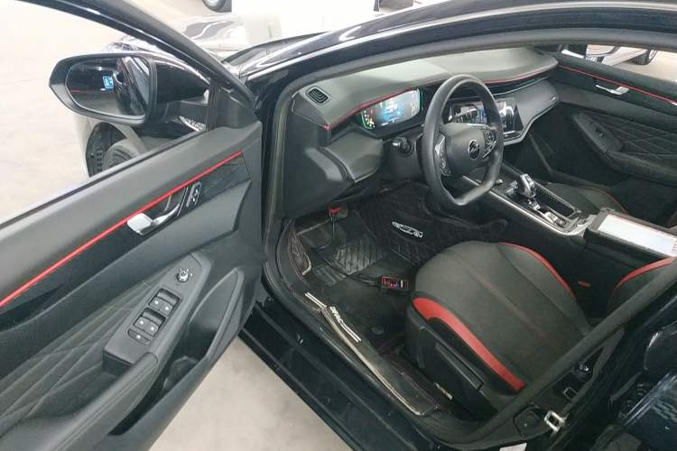 Used Dongfeng Aeolus Yixuan MAX 2023 1.5T Super-Powered Dad Edition Interior 3