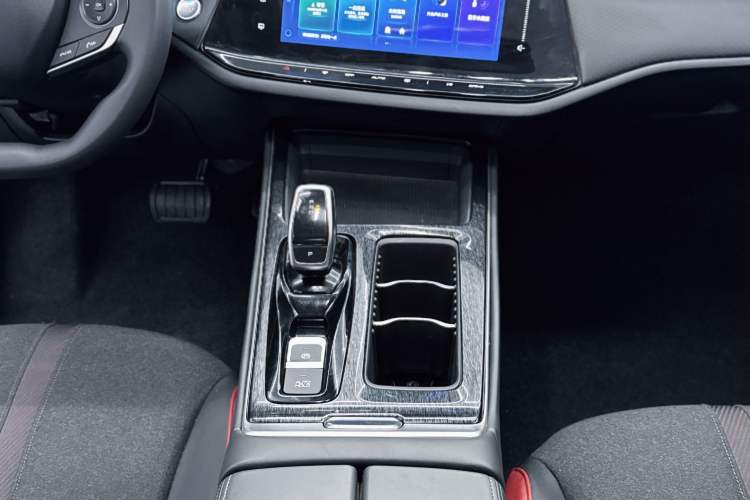 Used Dongfeng Aeolus Yixuan MAX 2023 1.5T Super-Powered Dad Edition Interior 4