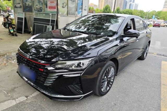 Ojetý Dongfeng Aeolus Yixuan MAX 2023 1.5T Super-Powered Dad Edition