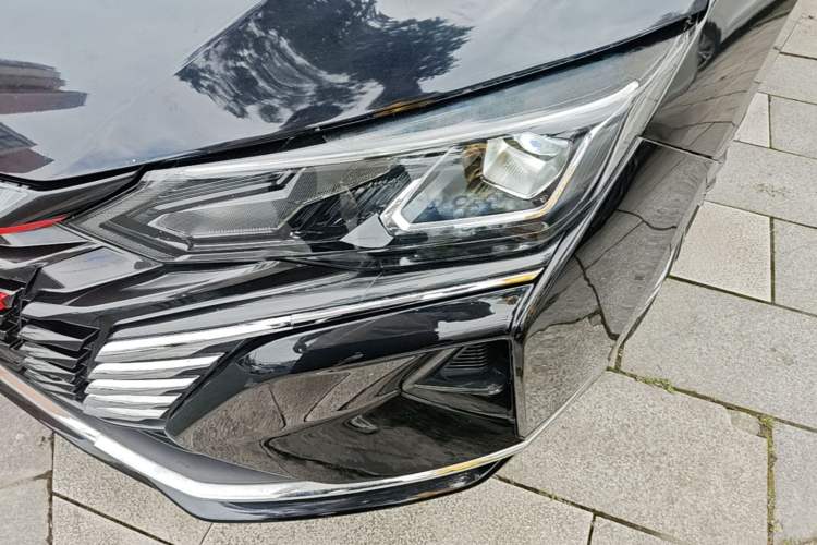 Used Dongfeng Aeolus Yixuan MAX 2023 1.5T Ultra-Stylish Trendsetting Dad Edition Left Front Headlight