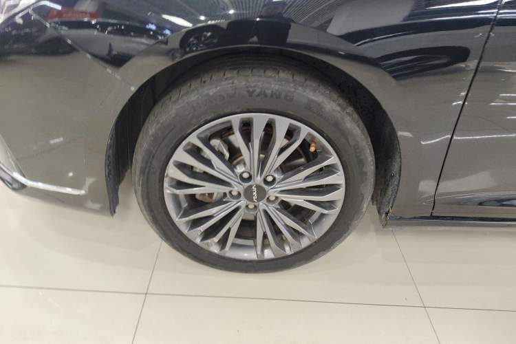 Used Dongfeng Aeolus Yixuan MAX 2023 1.5T Ultra-Stylish Trendsetting Dad Edition Left Front Wheel Hub