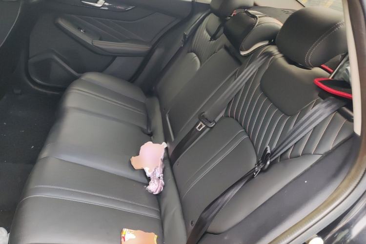 Used Dongfeng Aeolus Yixuan MAX 2023 1.5T Ultra-Stylish Trendsetting Dad Edition Left Rear Seat