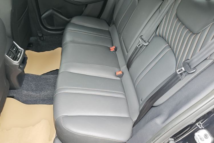 Used Dongfeng Aeolus Yixuan MAX 2023 1.5T Ultra-Stylish Trendsetting Dad Edition Left Rear Seat