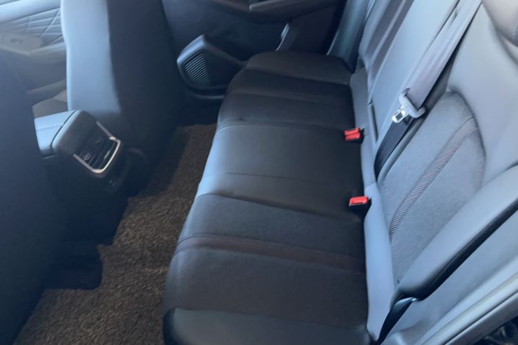 Used Dongfeng Aeolus Yixuan MAX 2023 1.5T Super-Powered Dad Edition Left Rear Seat