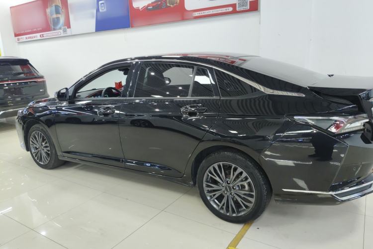 Used Dongfeng Aeolus Yixuan MAX 2023 1.5T Ultra-Stylish Trendsetting Dad Edition Left Side