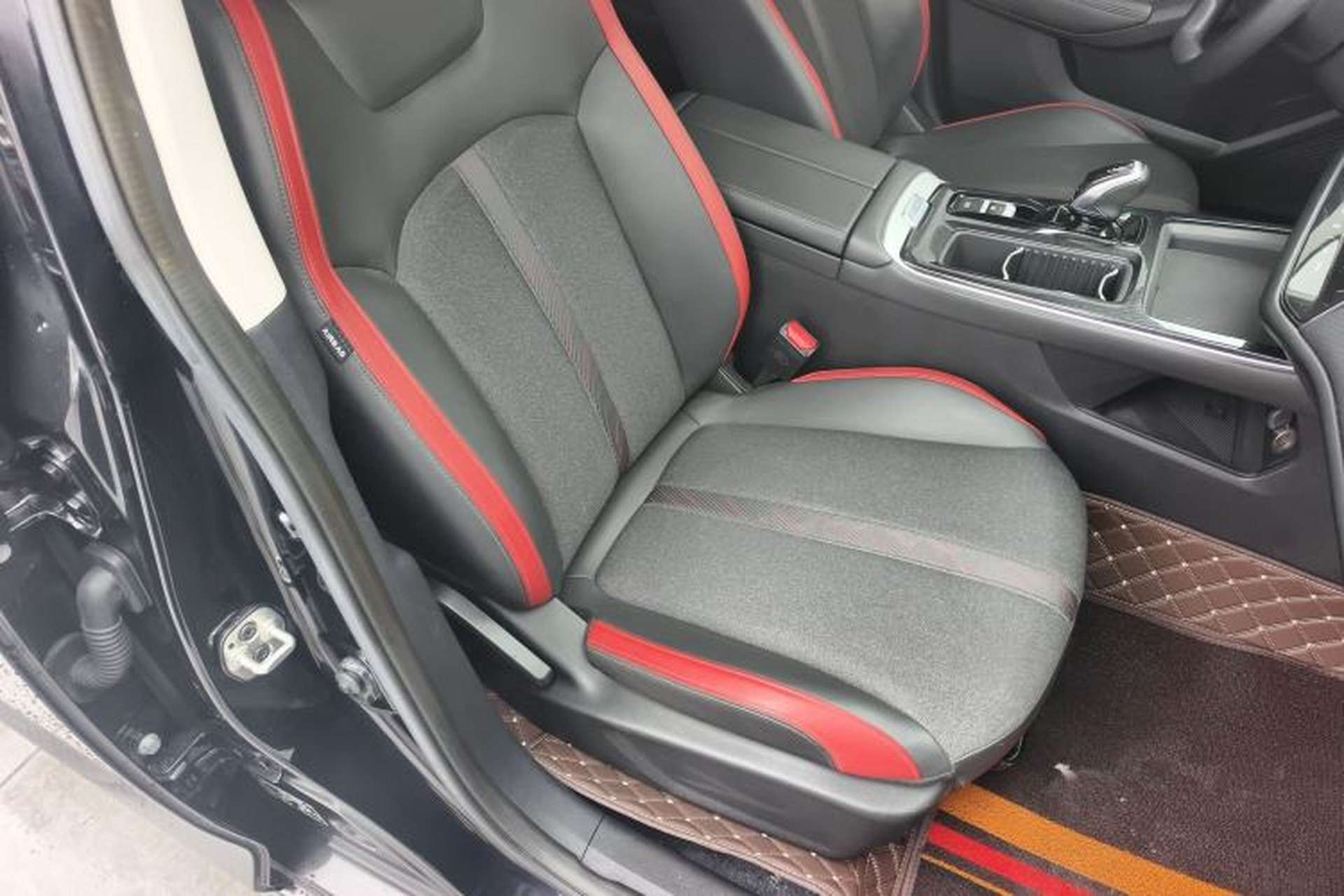 Used Dongfeng Aeolus Yixuan MAX 2023 1.5T Super-Powered Dad Edition Right Front Seat