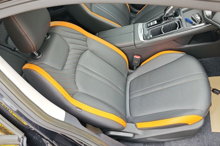 Used Dongfeng Aeolus Yixuan MAX 2023 1.5T Ultra-Stylish Trendsetting Dad Edition Right Front Seat