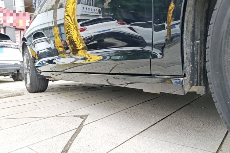 Used Dongfeng Aeolus Yixuan MAX 2023 1.5T Ultra-Stylish Trendsetting Dad Edition Right Side Sill