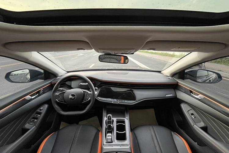 Used Dongfeng Aeolus Yixuan MAX 2023 1.5T Ultra-Stylish Trendsetting Dad Edition Steering Wheel