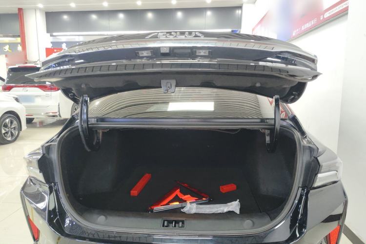 Used Dongfeng Aeolus Yixuan MAX 2023 1.5T Ultra-Stylish Trendsetting Dad Edition Trunk