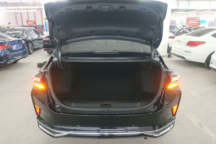 Used Dongfeng Aeolus Yixuan MAX 2023 1.5T Super-Powered Dad Edition Trunk
