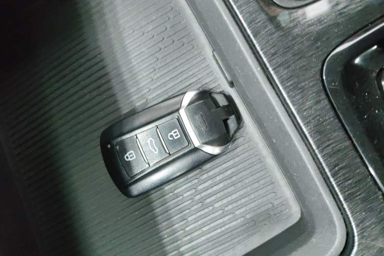 Used Dongfeng Aeolus Yixuan MAX 2023 1.5T Ultra-Stylish Trendsetting Dad Edition Vehicle Key