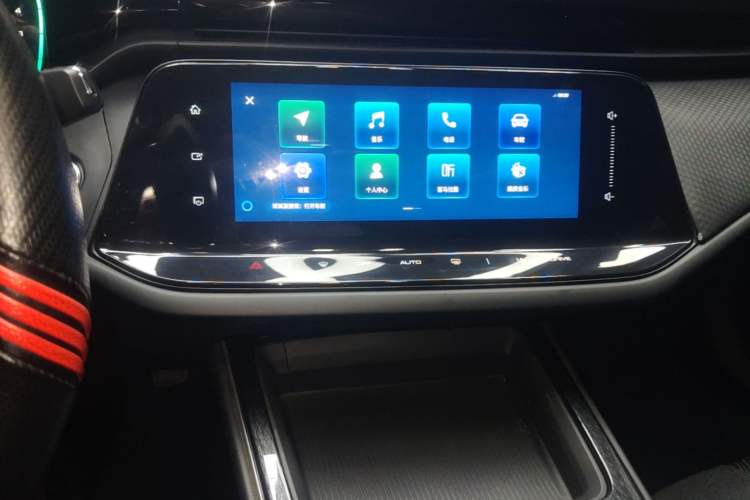 Used Dongfeng Aeolus Yixuan MAX 2023 1.5T Super-Powered Dad Edition Audio And AC Panel