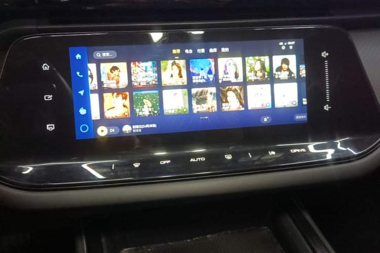 Used Dongfeng Aeolus Yixuan MAX 2023 1.5T Ultra-Stylish Trendsetting Dad Edition Audio And AC Panel