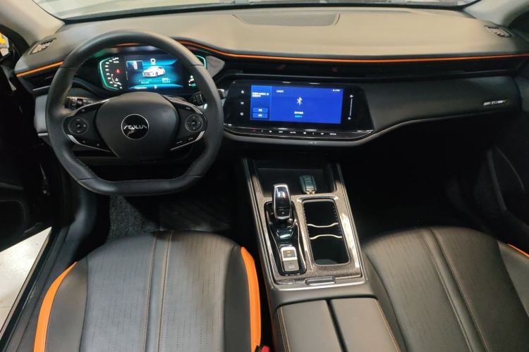 Used Dongfeng Aeolus Yixuan MAX 2023 1.5T Ultra-Stylish Trendsetting Dad Edition Center Console