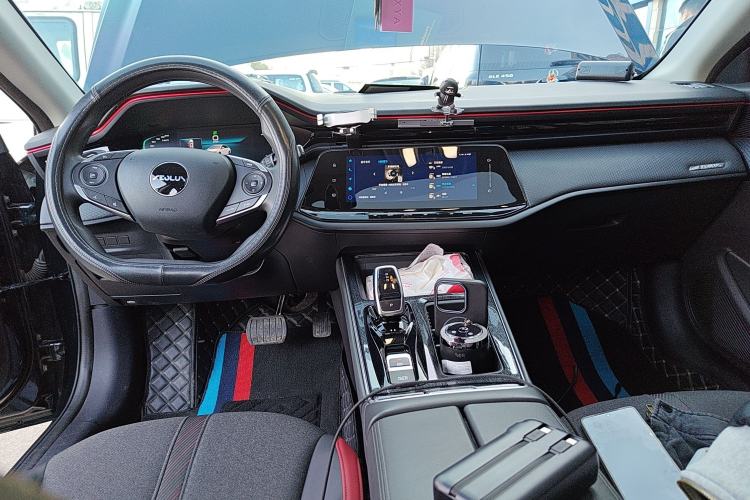 Used Dongfeng Aeolus Yixuan MAX 2023 1.5T Super-Powered Dad Edition Center Console