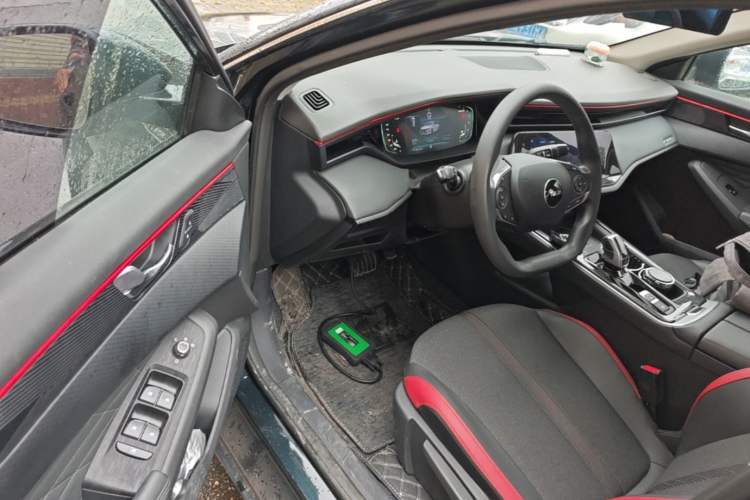 Used Dongfeng Aeolus Yixuan MAX 2023 1.5T Super-Powered Dad Edition Driver Seat