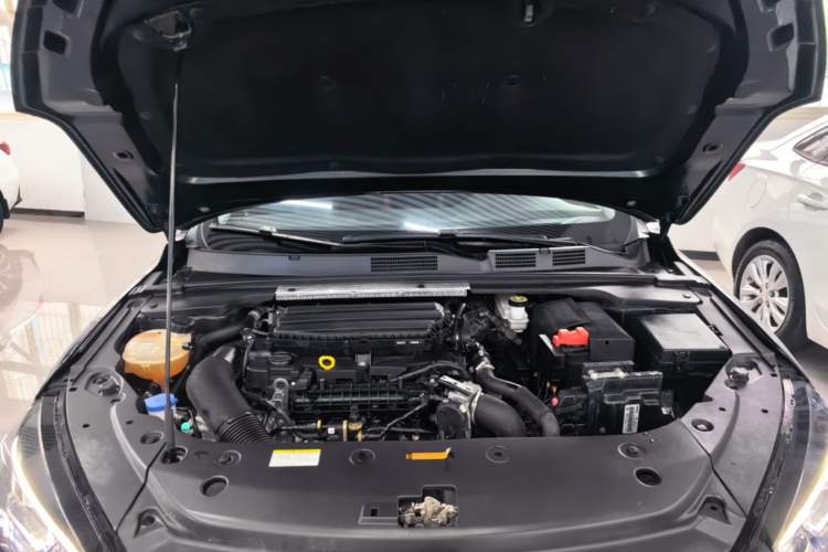 Used Dongfeng Aeolus Yixuan MAX 2023 1.5T Super-Powered Dad Edition Engine Bay