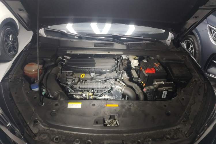 Used Dongfeng Aeolus Yixuan MAX 2023 1.5T Super-Powered Dad Edition Engine Bay