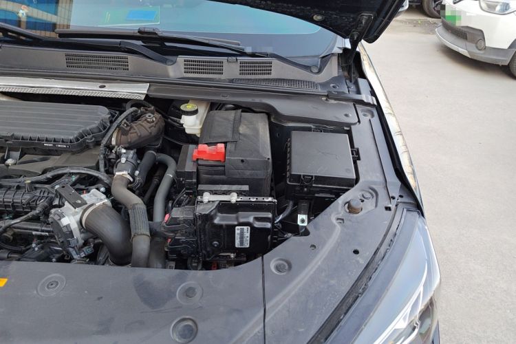 Used Dongfeng Aeolus Yixuan MAX 2023 1.5T Super-Powered Dad Edition Engine Bay Left