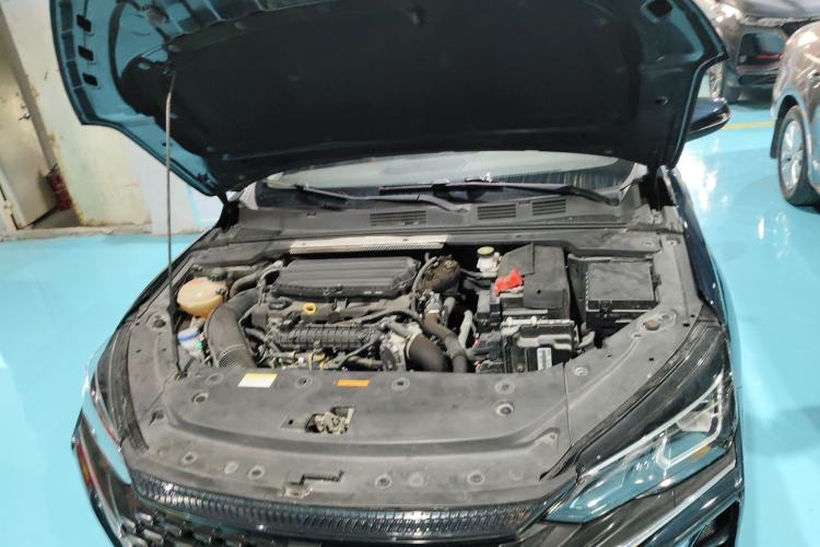 Used Dongfeng Aeolus Yixuan MAX 2023 1.5T Super-Powered Dad Edition Engine Bay