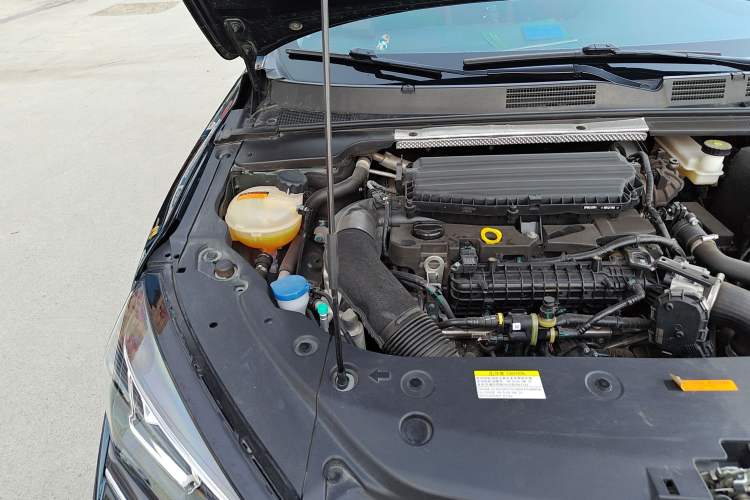 Used Dongfeng Aeolus Yixuan MAX 2023 1.5T Super-Powered Dad Edition Engine Bay Right