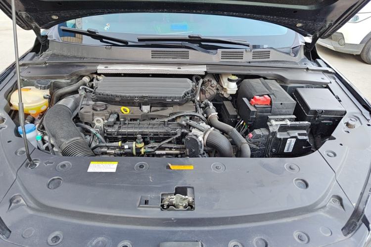 Used Dongfeng Aeolus Yixuan MAX 2023 1.5T Super-Powered Dad Edition Engine Bay