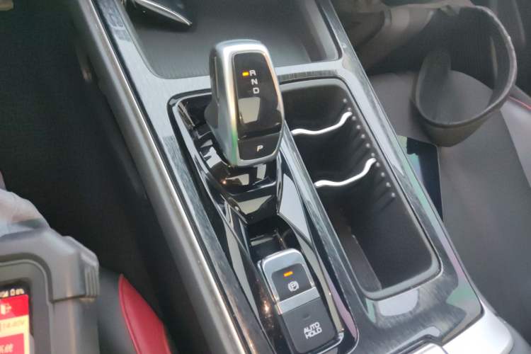 Used Dongfeng Aeolus Yixuan MAX 2023 1.5T Super-Powered Dad Edition Gear Lever