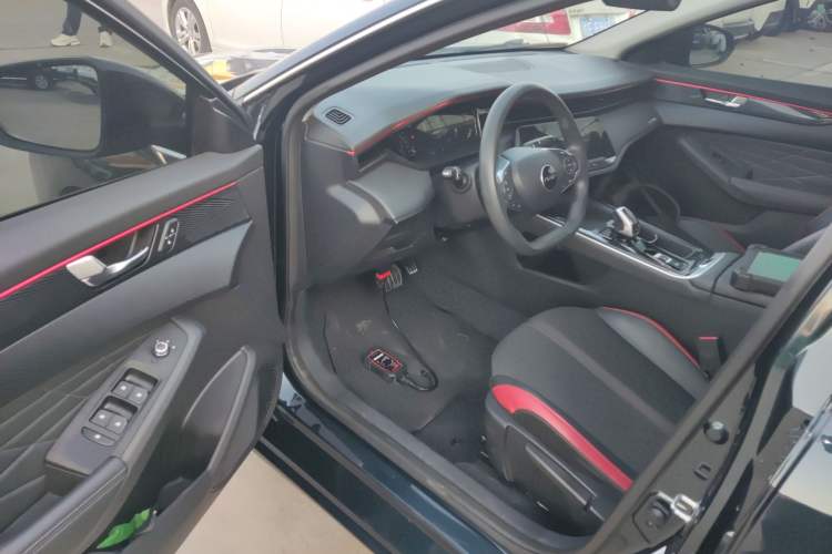 Used Dongfeng Aeolus Yixuan MAX 2023 1.5T Super-Powered Dad Edition Interior 3