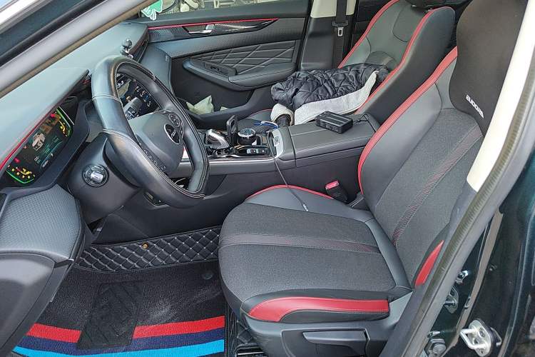 Used Dongfeng Aeolus Yixuan MAX 2023 1.5T Super-Powered Dad Edition Left Front Seat
