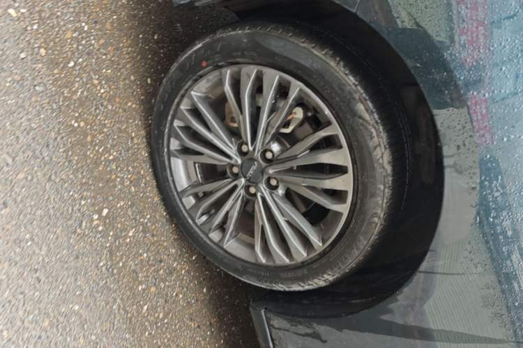 Used Dongfeng Aeolus Yixuan MAX 2023 1.5T Super-Powered Dad Edition Left Front Wheel Hub