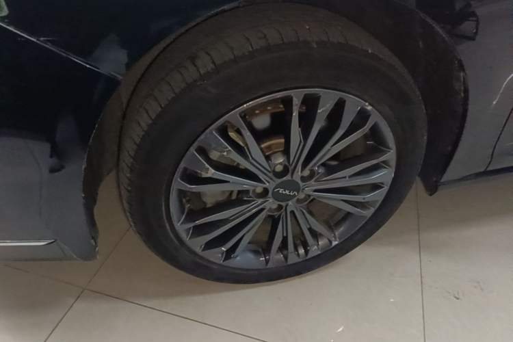 Used Dongfeng Aeolus Yixuan MAX 2023 1.5T Ultra-Stylish Trendsetting Dad Edition Left Front Wheel Hub