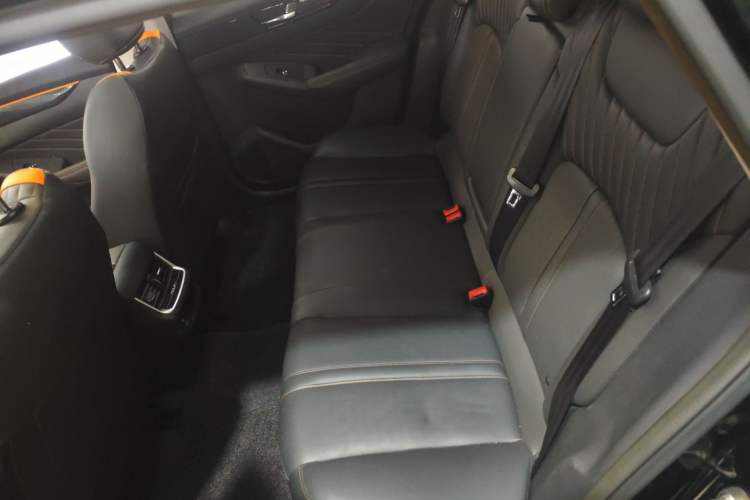 Used Dongfeng Aeolus Yixuan MAX 2023 1.5T Ultra-Stylish Trendsetting Dad Edition Left Rear Seat
