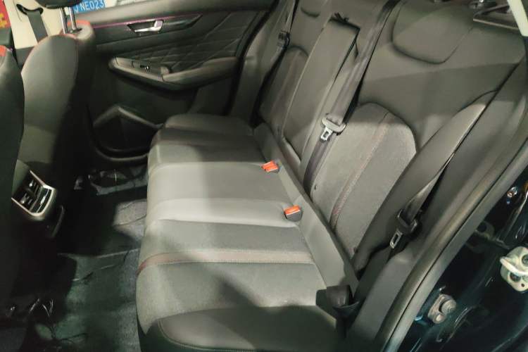 Used Dongfeng Aeolus Yixuan MAX 2023 1.5T Super-Powered Dad Edition Left Rear Seat