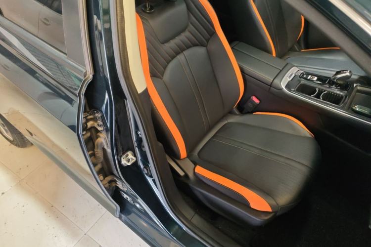 Used Dongfeng Aeolus Yixuan MAX 2023 1.5T Ultra-Stylish Trendsetting Dad Edition Right Front Seat