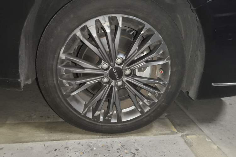 Used Dongfeng Aeolus Yixuan MAX 2023 1.5T Ultra-Stylish Trendsetting Dad Edition Right Front Wheel Hub