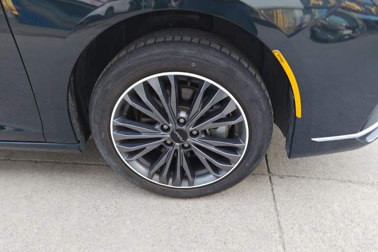Used Dongfeng Aeolus Yixuan MAX 2023 1.5T Super-Powered Dad Edition Right Front Wheel Hub