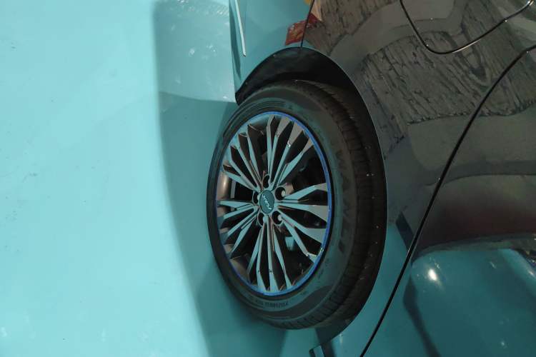 Used Dongfeng Aeolus Yixuan MAX 2023 1.5T Super-Powered Dad Edition Right Rear Wheel Hub
