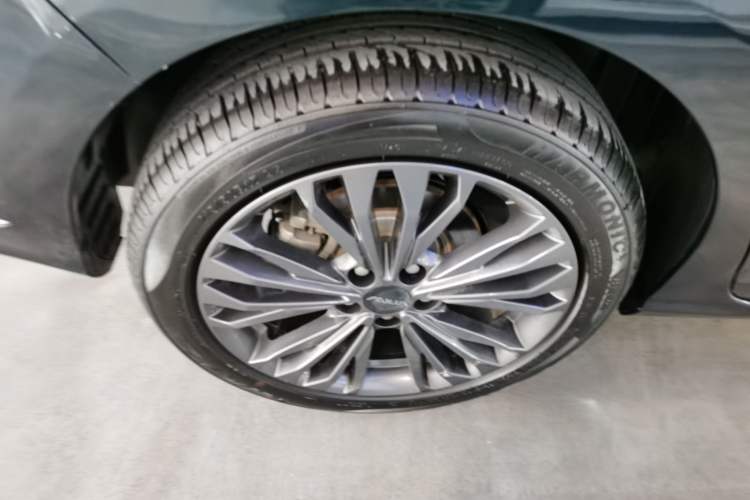 Used Dongfeng Aeolus Yixuan MAX 2023 1.5T Super-Powered Dad Edition Right Rear Wheel Hub