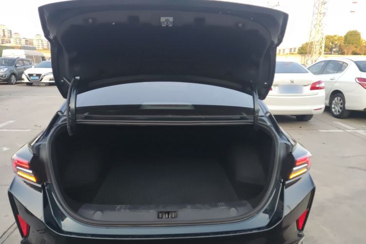 Used Dongfeng Aeolus Yixuan MAX 2023 1.5T Super-Powered Dad Edition Trunk