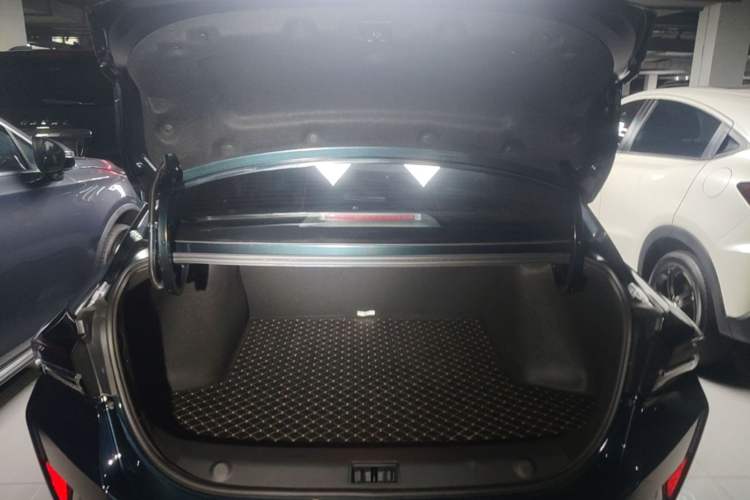 Used Dongfeng Aeolus Yixuan MAX 2023 1.5T Super-Powered Dad Edition Trunk
