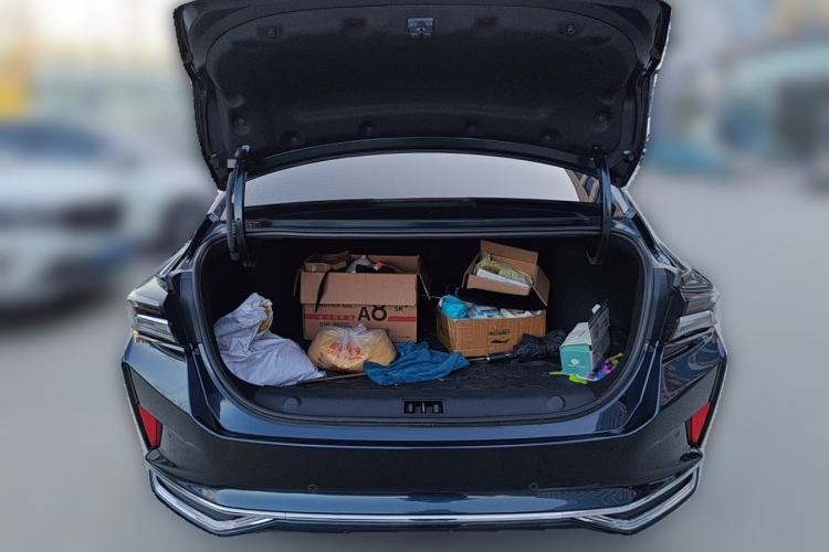 Used Dongfeng Aeolus Yixuan MAX 2023 1.5T Super-Powered Dad Edition Trunk