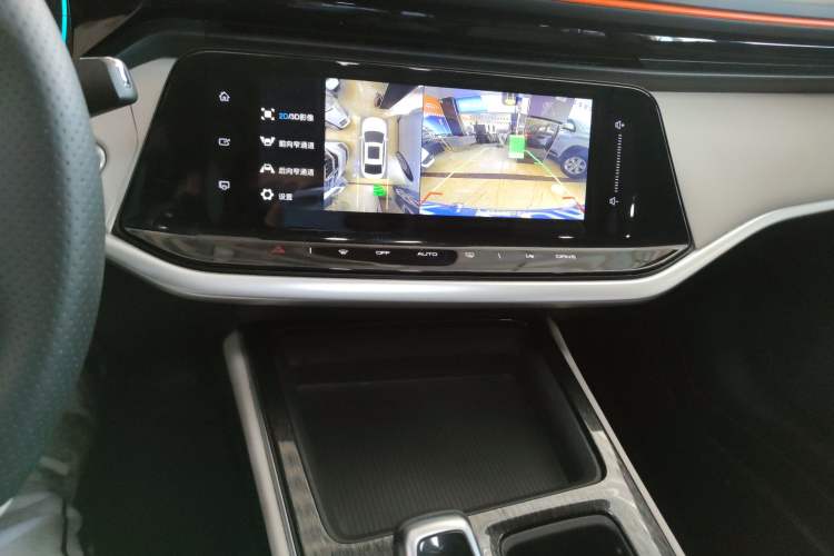 Used Dongfeng Aeolus Yixuan MAX 2023 1.5T Super Cool Trendy Dad Edition Audio And AC Panel