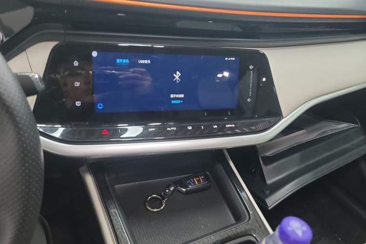 Used Dongfeng Aeolus Yixuan MAX 2023 1.5T Super Cool Trendy Dad Edition Audio And AC Panel