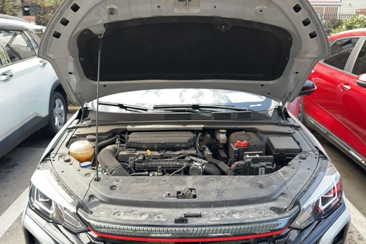 Used Dongfeng Aeolus Yixuan MAX 2023 1.5T Super Cool Trendy Dad Edition Engine Bay