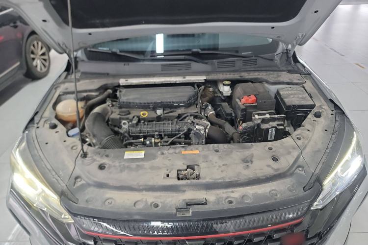 Used Dongfeng Aeolus Yixuan MAX 2023 1.5T Super Cool Trendy Dad Edition Engine Bay