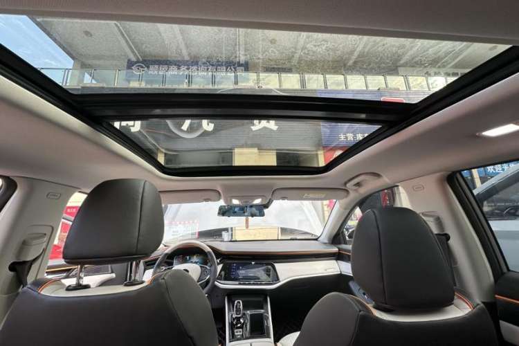 Used Dongfeng Aeolus Yixuan MAX 2023 1.5T Super Cool Trendy Dad Edition Headliner